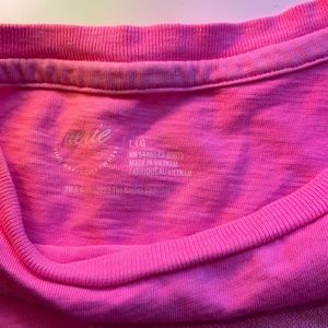 American Eagle Neon Pink Cropped T Shirt